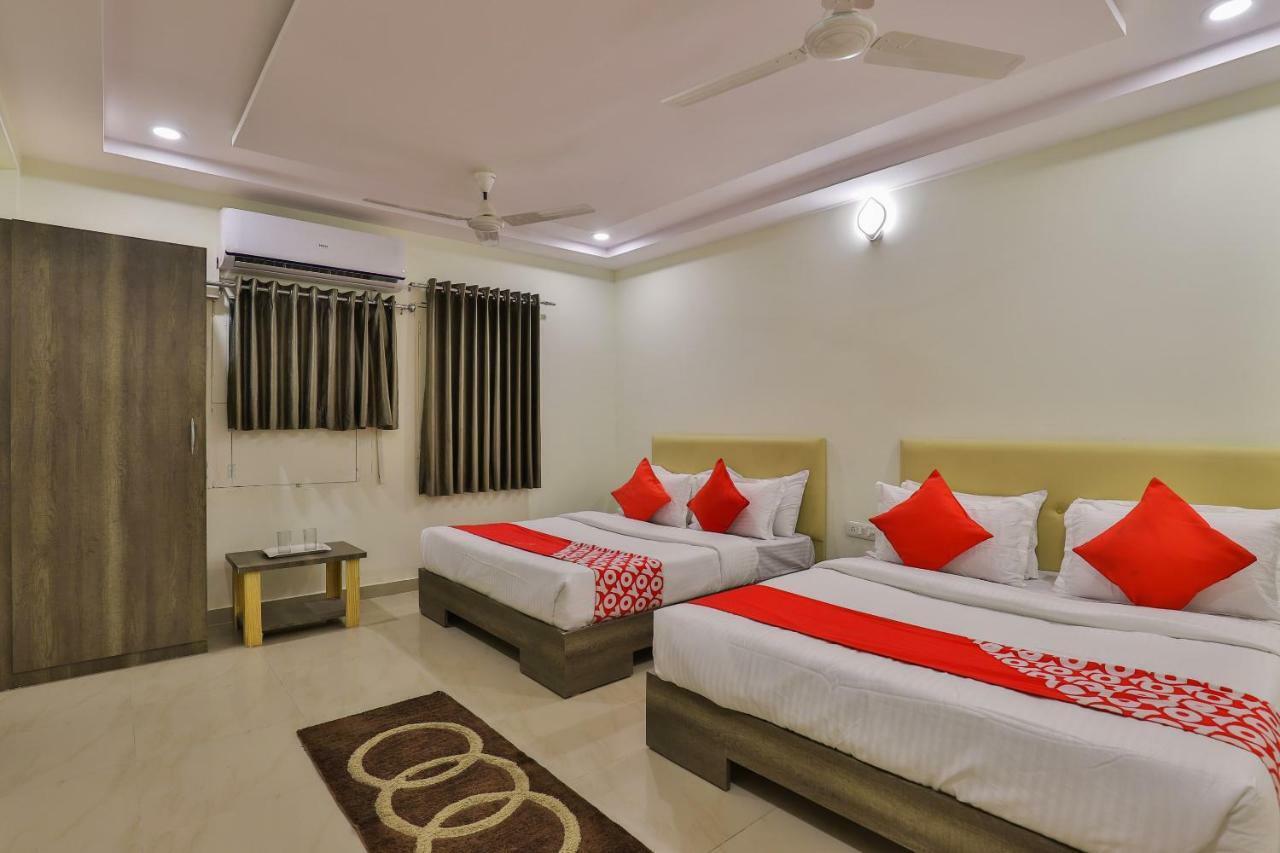 Oyo 26999 Hotel Sg Ahmedabad Exterior photo